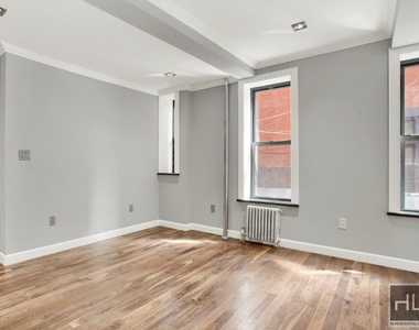 2 Avenue - Photo Thumbnail 2