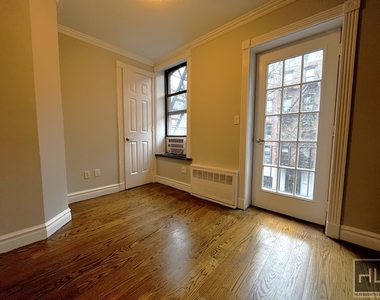 East 5 Street - Photo Thumbnail 2
