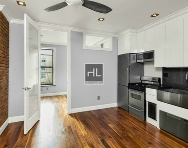 East 116 Street - Photo Thumbnail 4