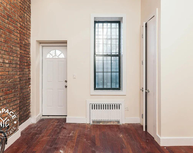 179 Knickerbocker Avenue - Photo Thumbnail 5
