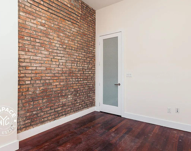 179 Knickerbocker Avenue - Photo Thumbnail 10