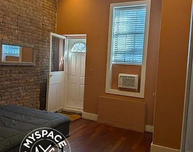 179 Knickerbocker Avenue - Photo Thumbnail 6