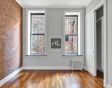 East 23 Street - Photo Thumbnail 3