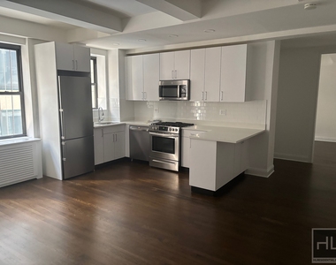 West 55 Street - Photo Thumbnail 2