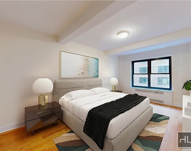 East 56 Street - Photo Thumbnail 4