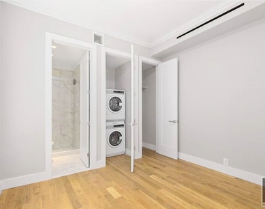 West 76 Street - Photo Thumbnail 2