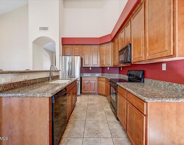 16820 E La Montana Drive - Photo Thumbnail 8