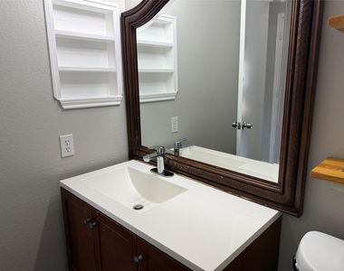 1007 Shaw Street - Photo Thumbnail 11