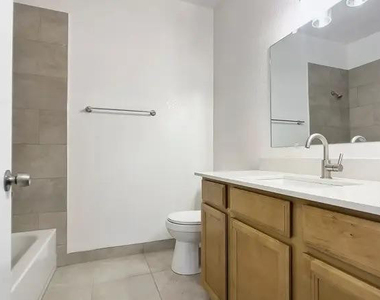 1735 W Cortez Street - Photo Thumbnail 7
