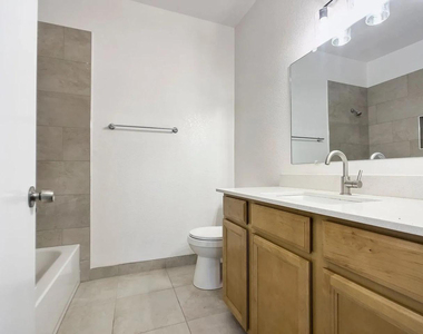 1735 W Cortez Street - Photo Thumbnail 11