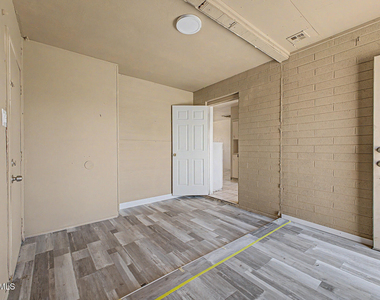 5828 N 63rd Drive - Photo Thumbnail 22