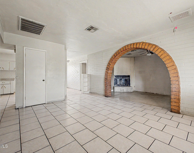 5828 N 63rd Drive - Photo Thumbnail 6