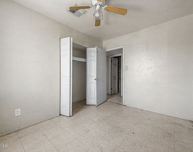 5828 N 63rd Drive - Photo Thumbnail 17