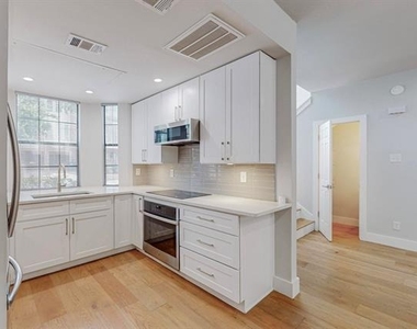 4307 Gilbert Avenue - Photo Thumbnail 6