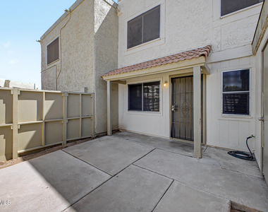 5984 N 48th Avenue - Photo Thumbnail 23