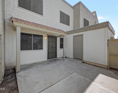 5984 N 48th Avenue - Photo Thumbnail 24