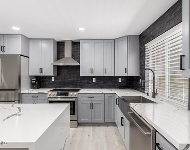 4354 N 82nd Street - Photo Thumbnail 9