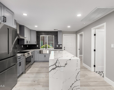 4354 N 82nd Street - Photo Thumbnail 12