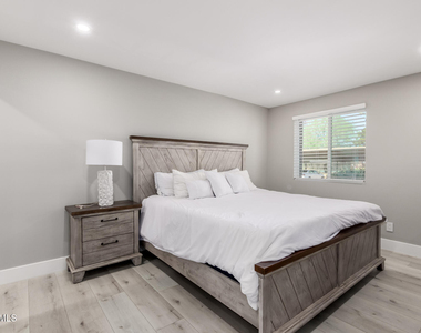 4354 N 82nd Street - Photo Thumbnail 13