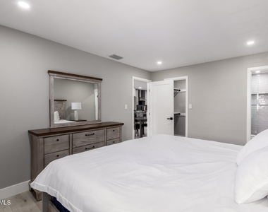 4354 N 82nd Street - Photo Thumbnail 14