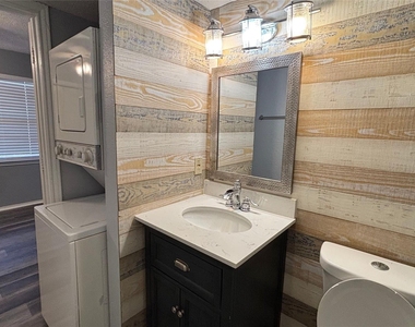 2301 Basil Drive - Photo Thumbnail 6