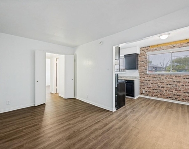 2701 Hemphill Street - Photo Thumbnail 9