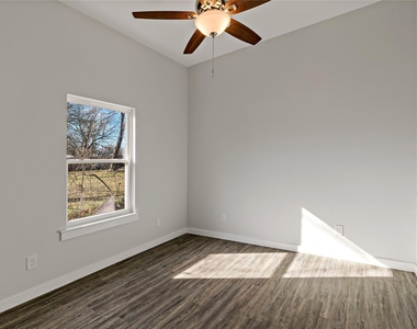 1420 Fitzhugh Ne - Photo Thumbnail 8