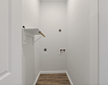 1420 Fitzhugh Ne - Photo Thumbnail 4