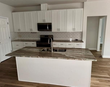 2817 Steepleridge Circle - Photo Thumbnail 4