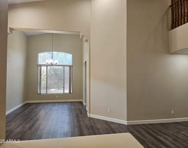 2711 W Megan Street - Photo Thumbnail 4