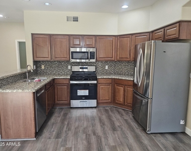 2711 W Megan Street - Photo Thumbnail 8
