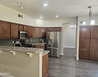2711 W Megan Street - Photo Thumbnail 9