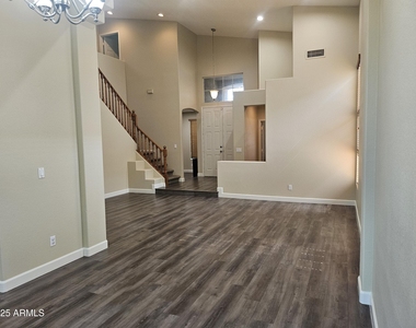 2711 W Megan Street - Photo Thumbnail 5
