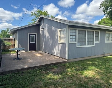 3017 Bennett Drive - Photo Thumbnail 30
