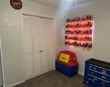 3017 Bennett Drive - Photo Thumbnail 17