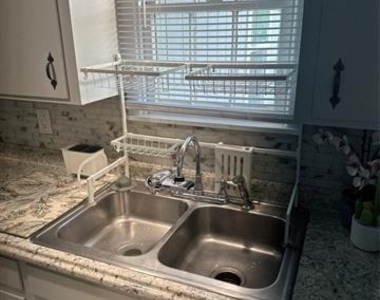 3017 Bennett Drive - Photo Thumbnail 12