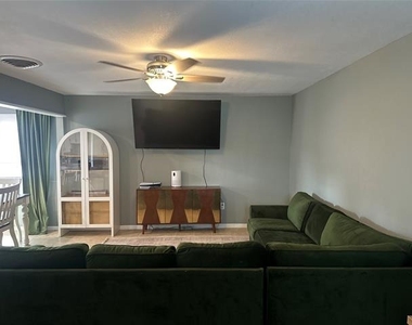 3017 Bennett Drive - Photo Thumbnail 6