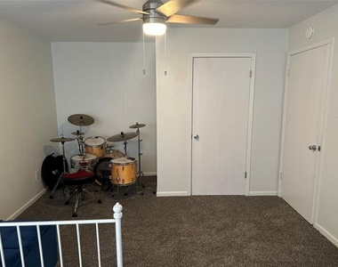 3017 Bennett Drive - Photo Thumbnail 27