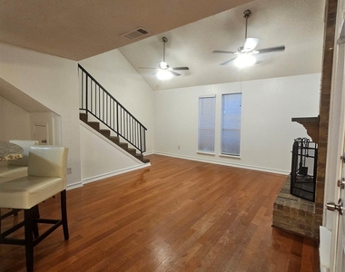 2066 Embassy Way - Photo Thumbnail 17