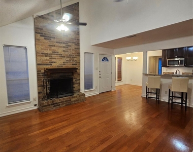 2066 Embassy Way - Photo Thumbnail 8