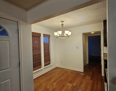 2066 Embassy Way - Photo Thumbnail 12