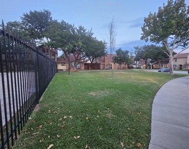2066 Embassy Way - Photo Thumbnail 36