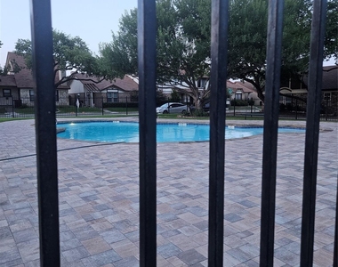 2066 Embassy Way - Photo Thumbnail 33