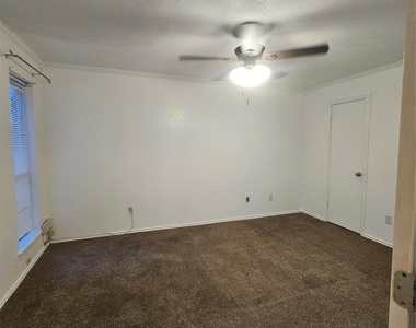 2066 Embassy Way - Photo Thumbnail 19