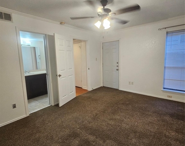2066 Embassy Way - Photo Thumbnail 21