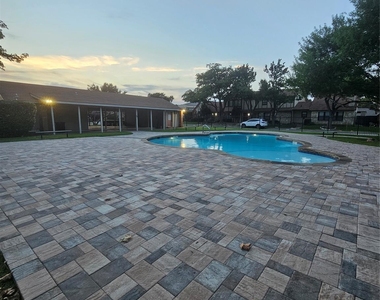 2066 Embassy Way - Photo Thumbnail 34