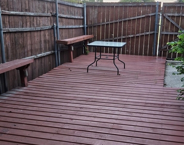 2066 Embassy Way - Photo Thumbnail 4