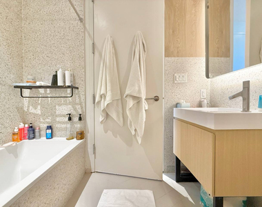 1141 Willoughby Avenue - Photo Thumbnail 8