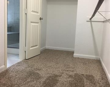 9410 Smoke Tree Drive - Photo Thumbnail 21