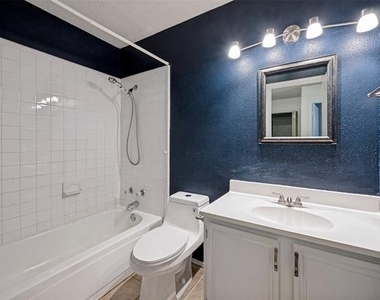 9008 Topperwind Court - Photo Thumbnail 19